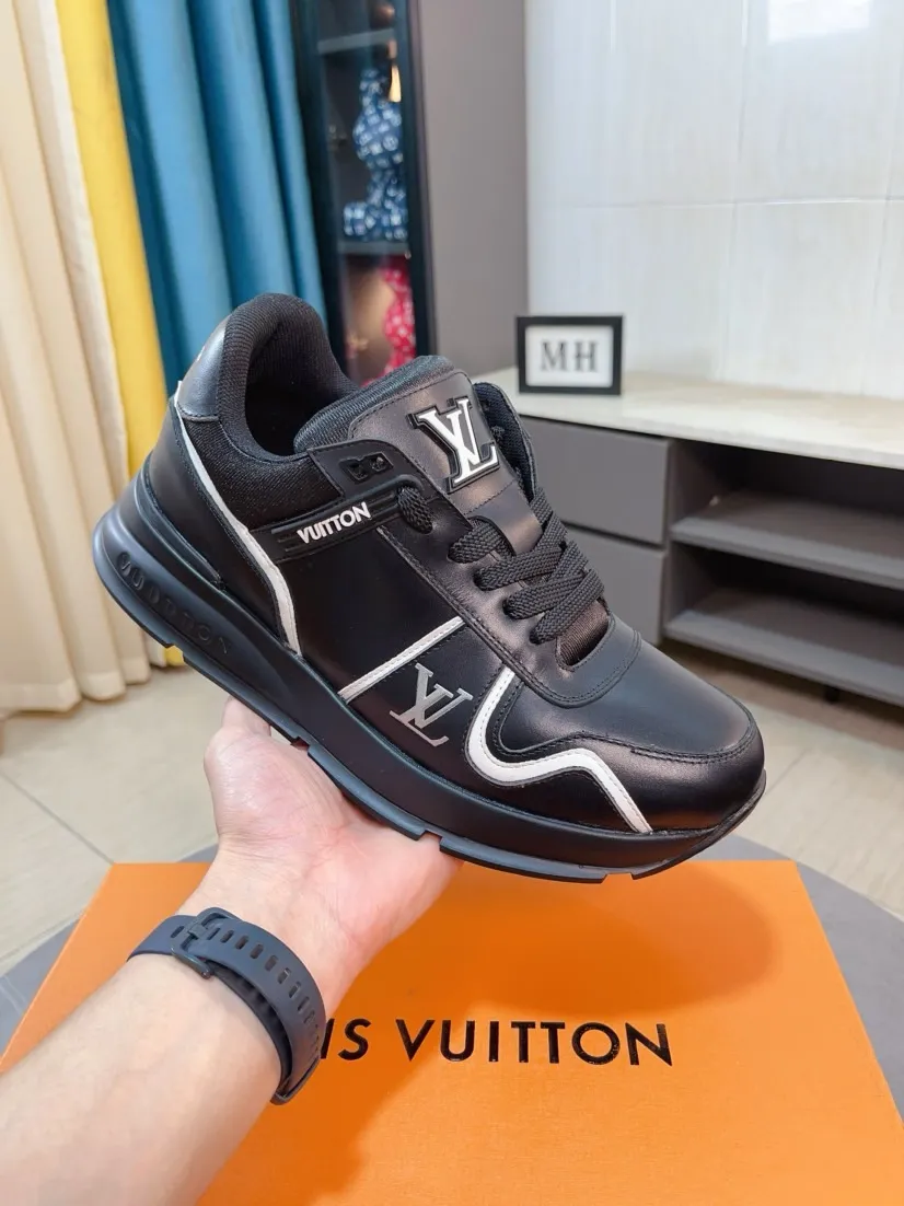 Men's shoes 💰600🌸🌸 LV style is novel and fashionable, the upper is made of imported cowhide + LV special materials! Super trendy design! It’s eye-catching! The leather is soft, delicate, shiny and translucent, showing the ultimate in pure handcraftsmanship, and the mesh is soft, comfortable and breathable! Size: 39-44 (38 45 customized)